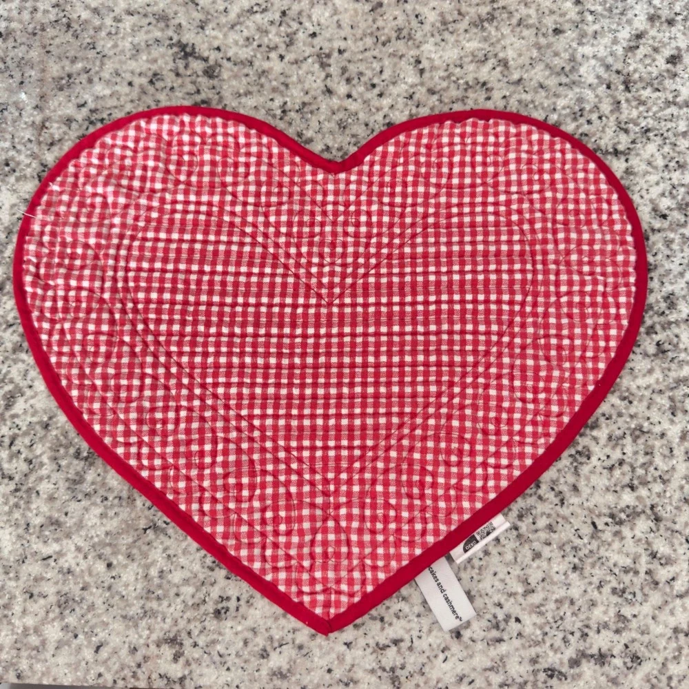 Cupcakes & Cashmere Placemats (4) Hearts Red White Gingham Polyester